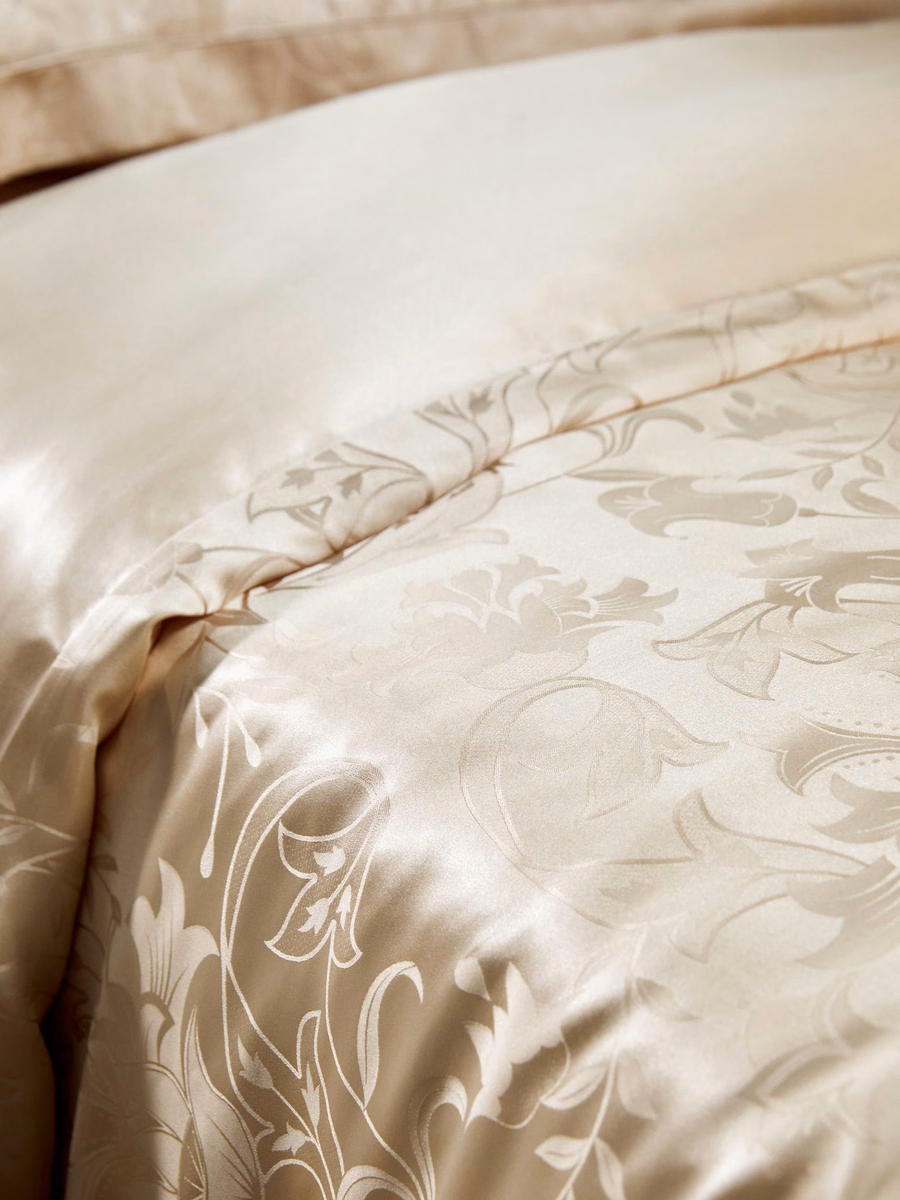 Seidenbettbezug mit Lilien-Jacquard