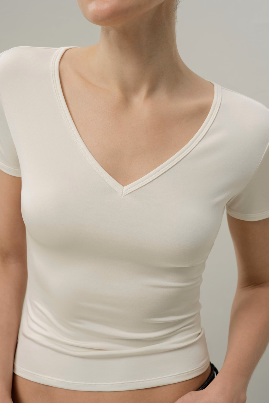 Seidenbrise Jersey V-Ausschnitt T-Shirt