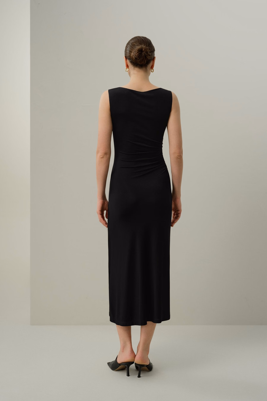 Seidenbreeze-Jersey schlankes, tailliertes asymmetrisches Kleid