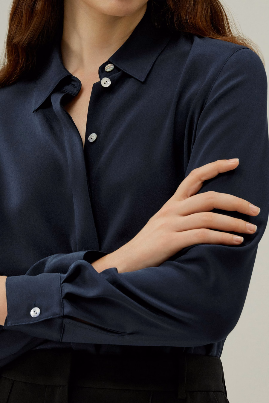 Elegante Seidenbluse mit Knöpfen