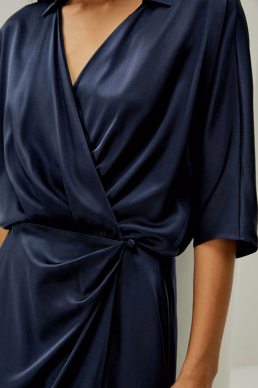Elegantes Mid-Sleeve Wickelkleid