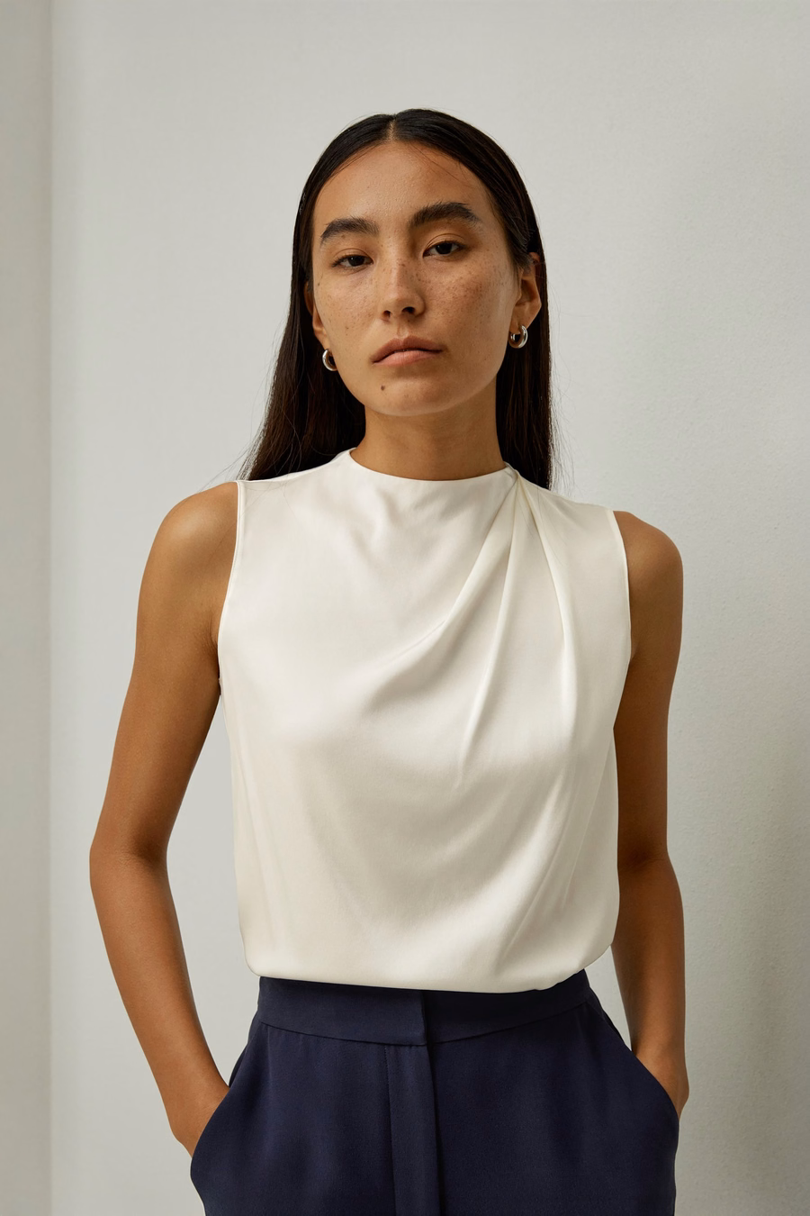 Ärmelloses minimalistisches Top