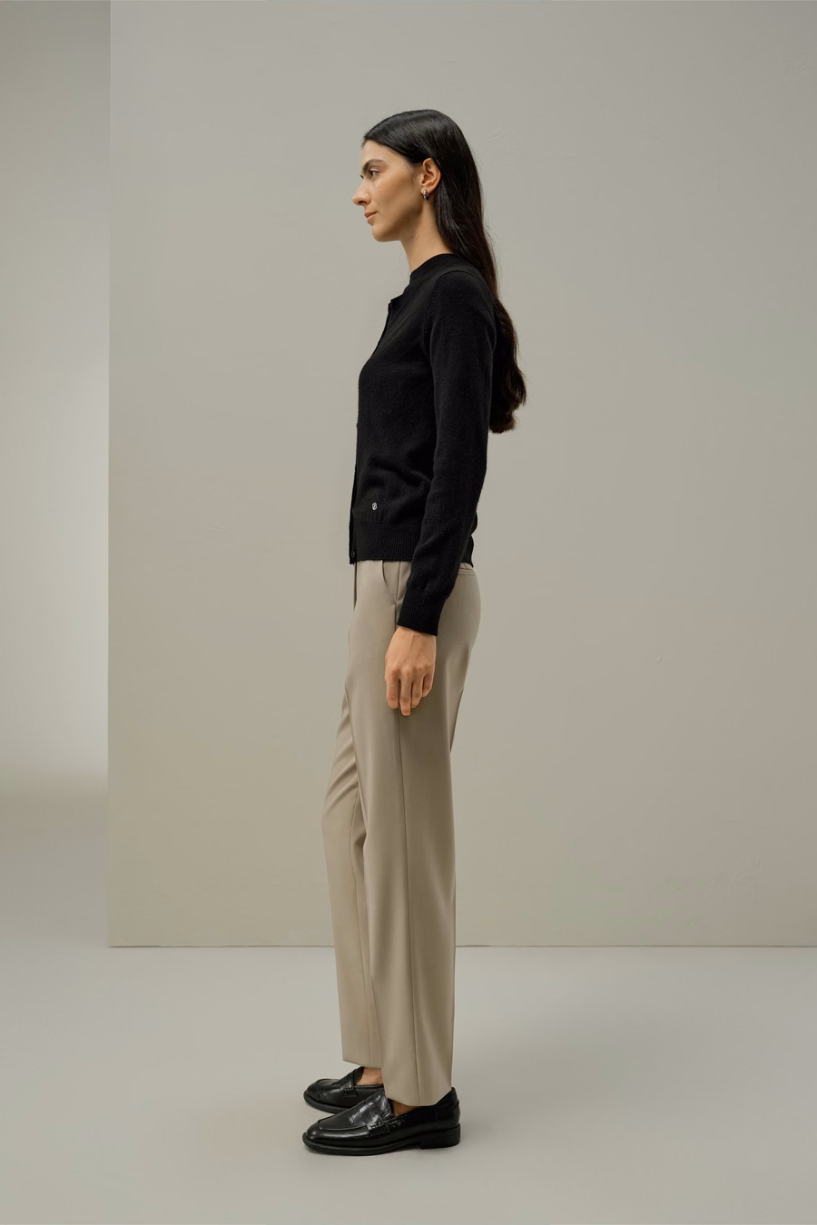 Cashmere-Fitted Crew Neck Cardigan