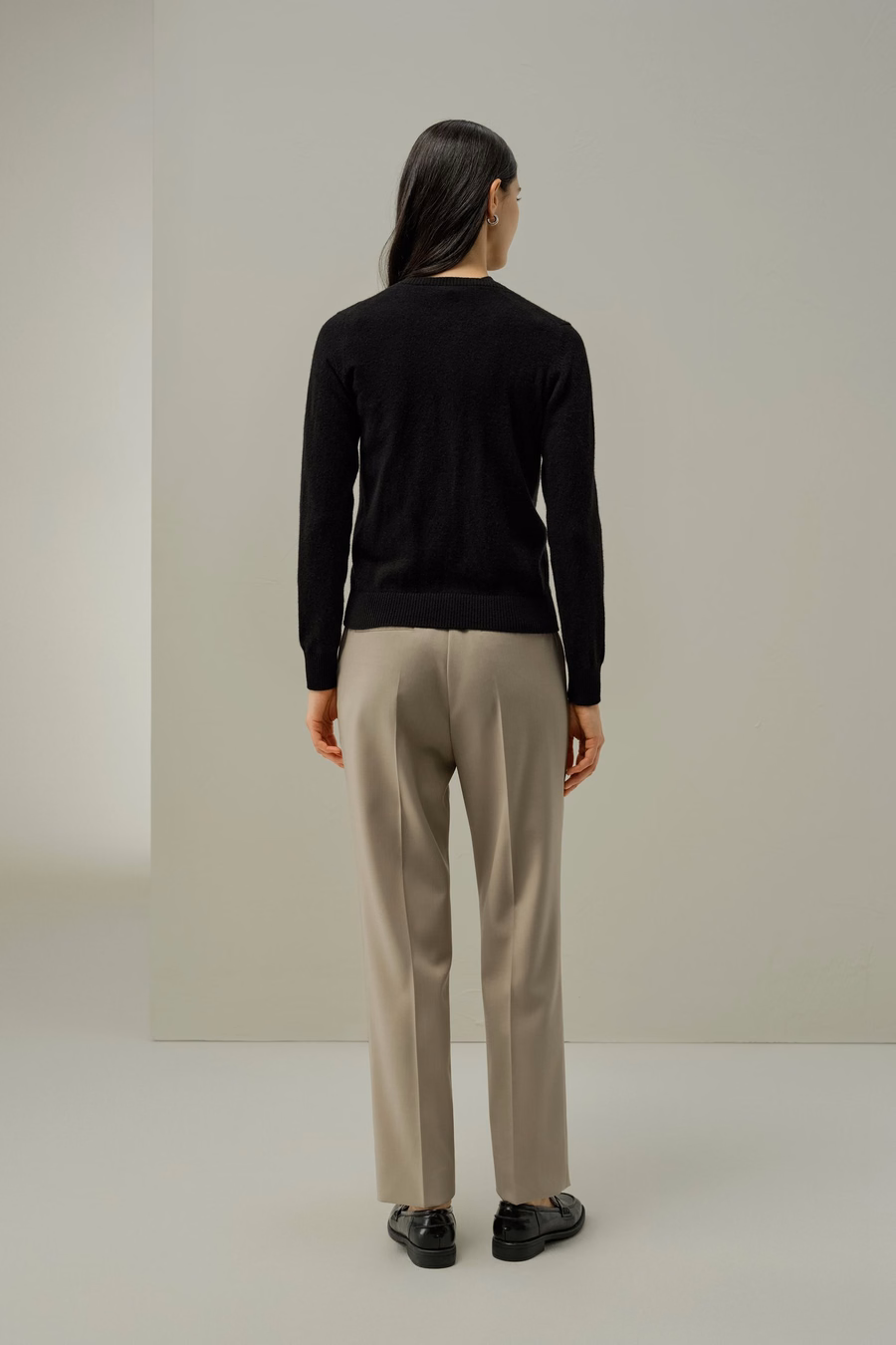 Cashmere-Fitted Crew Neck Cardigan