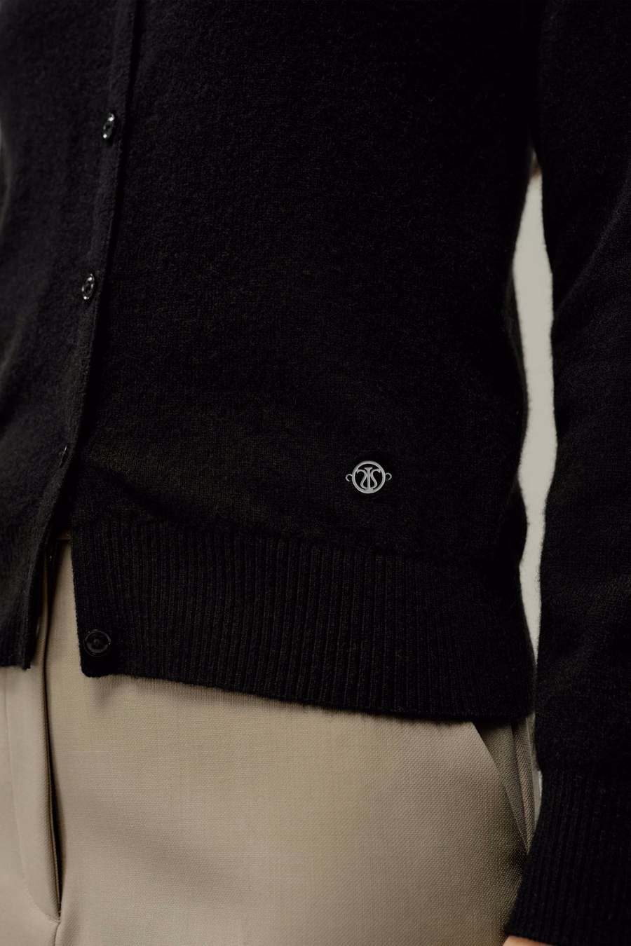 Cashmere-Fitted Crew Neck Cardigan