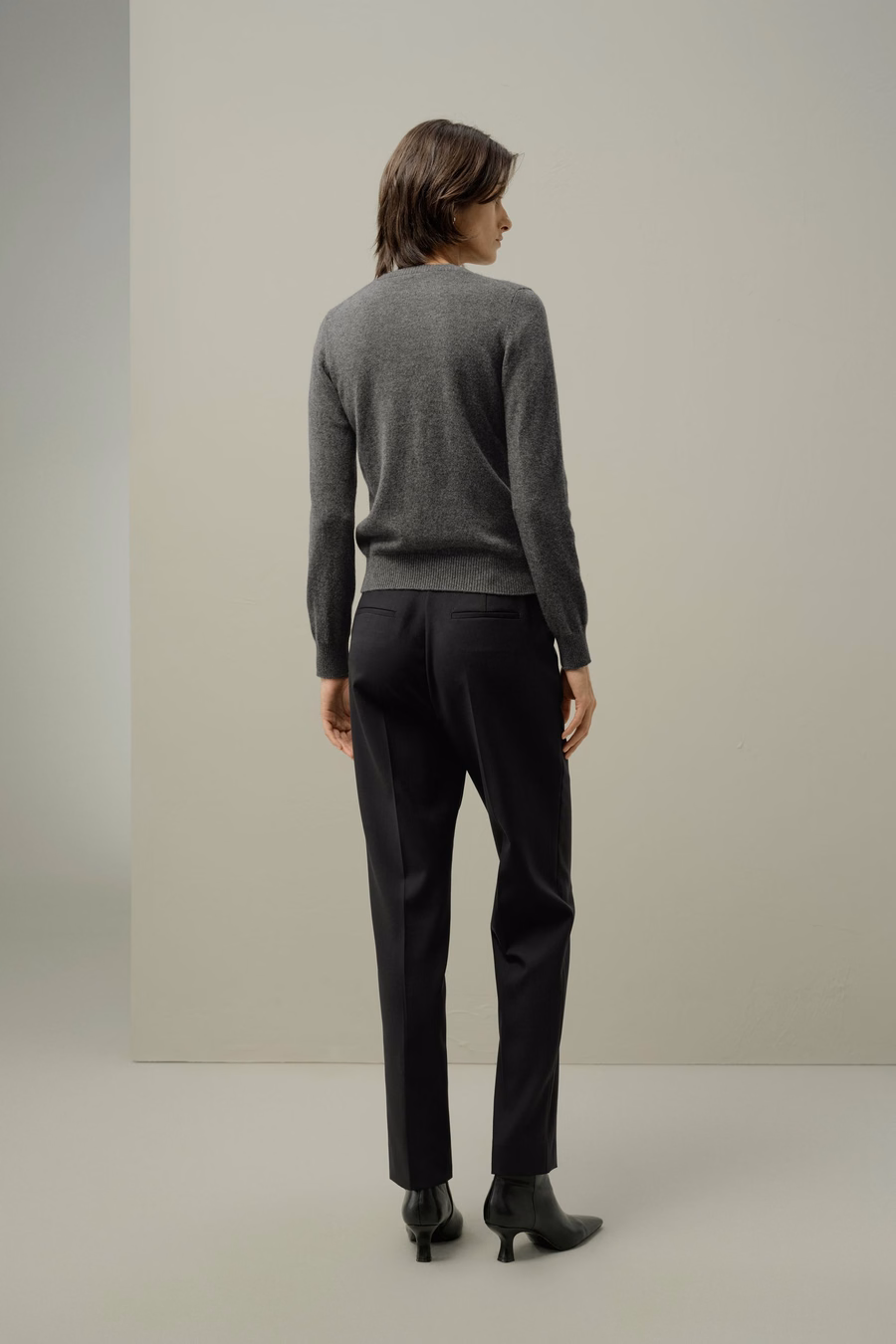 Cashmere-Fitted Crew Neck Cardigan