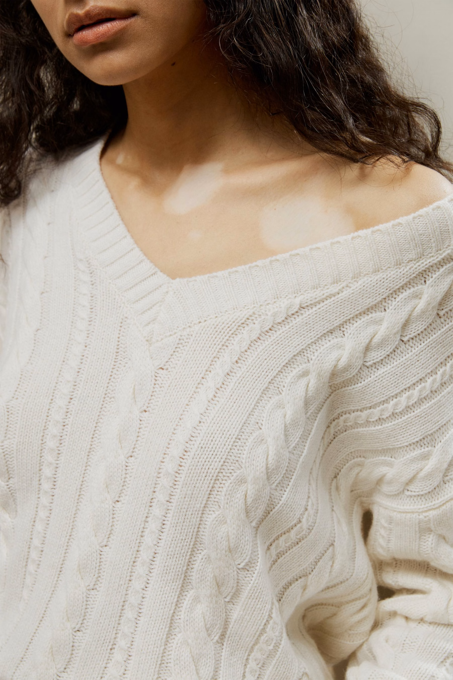 Kabelstrickpullover aus Wolle-Kaschmir-Mischung