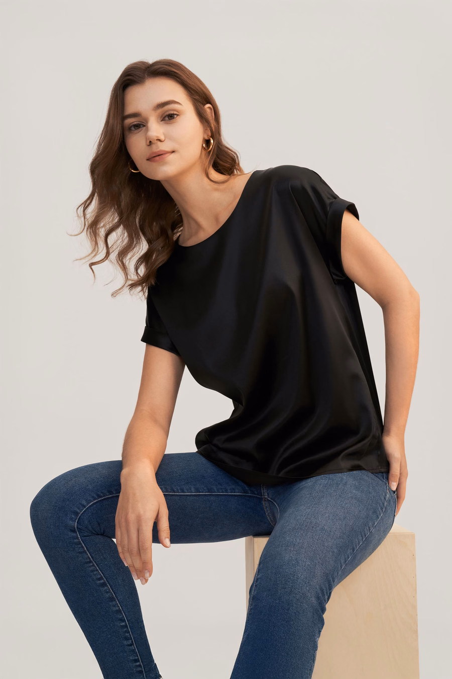 Short Sleeves Round Neck Silk Tee