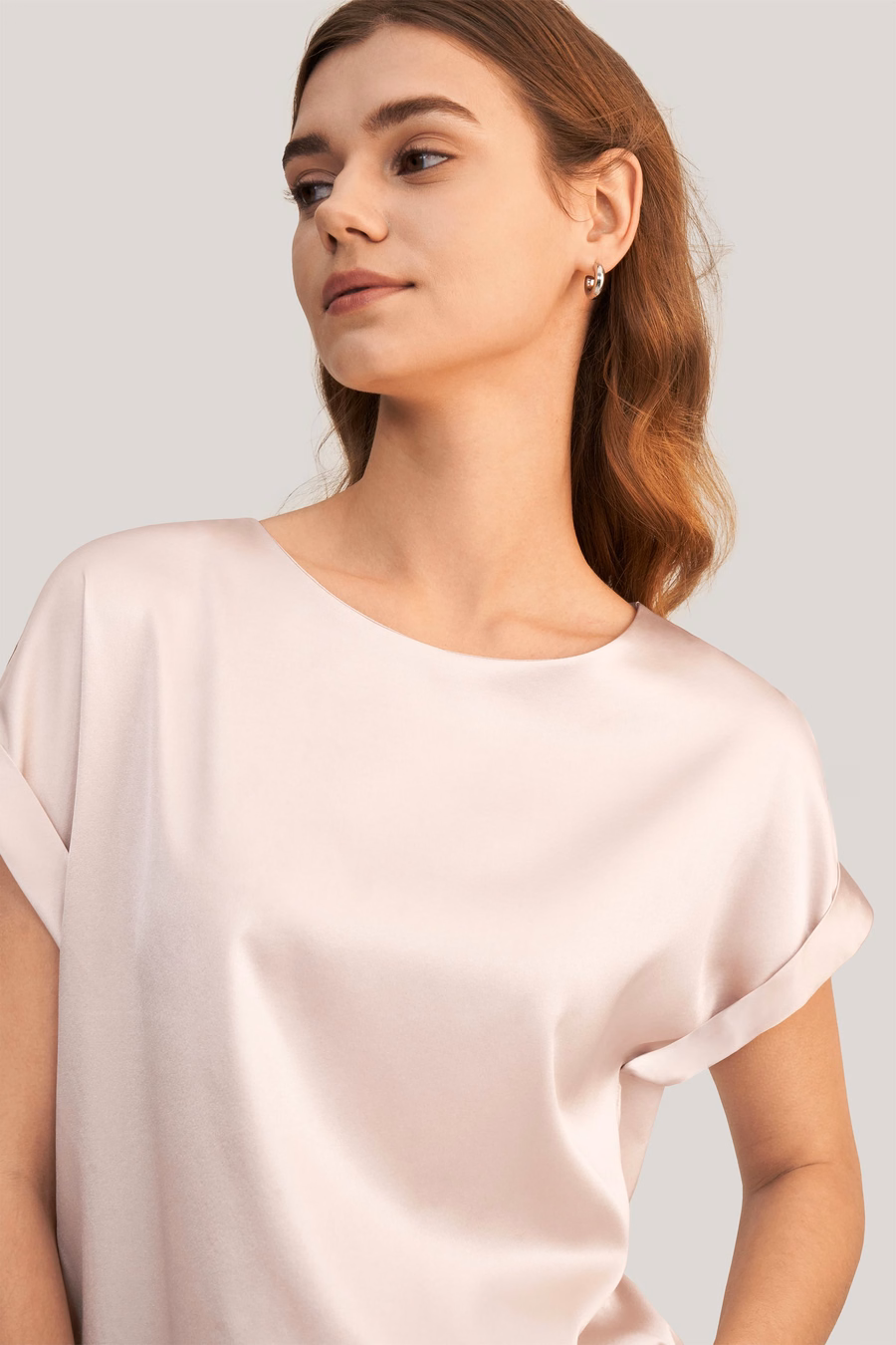 Short Sleeves Round Neck Silk Tee