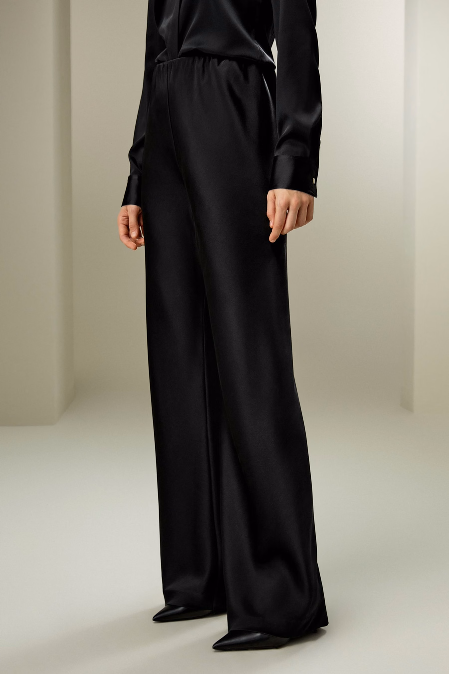 Vollständig schräg geschnittene Seidenhose