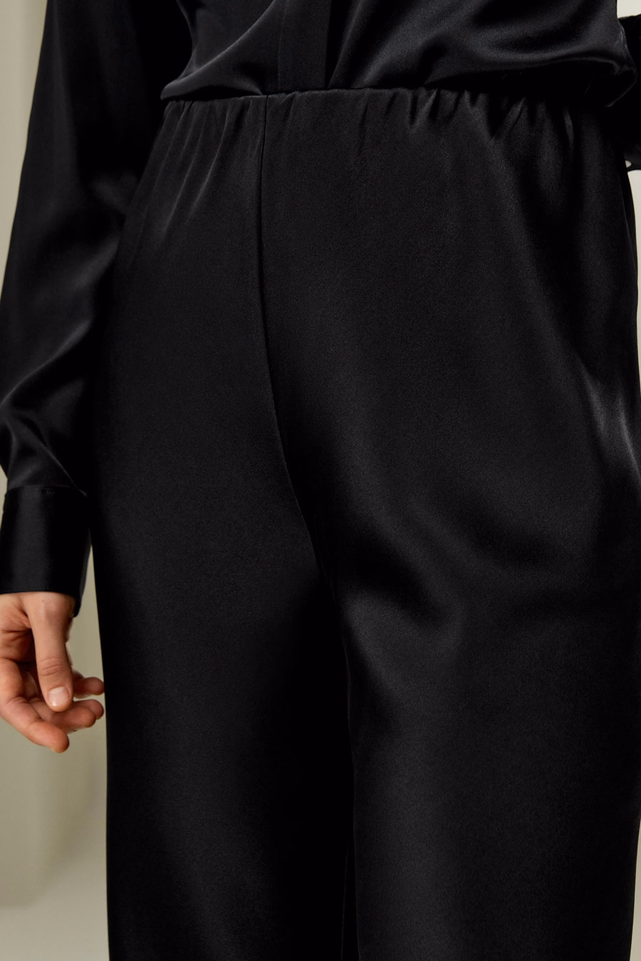 Vollständig schräg geschnittene Seidenhose