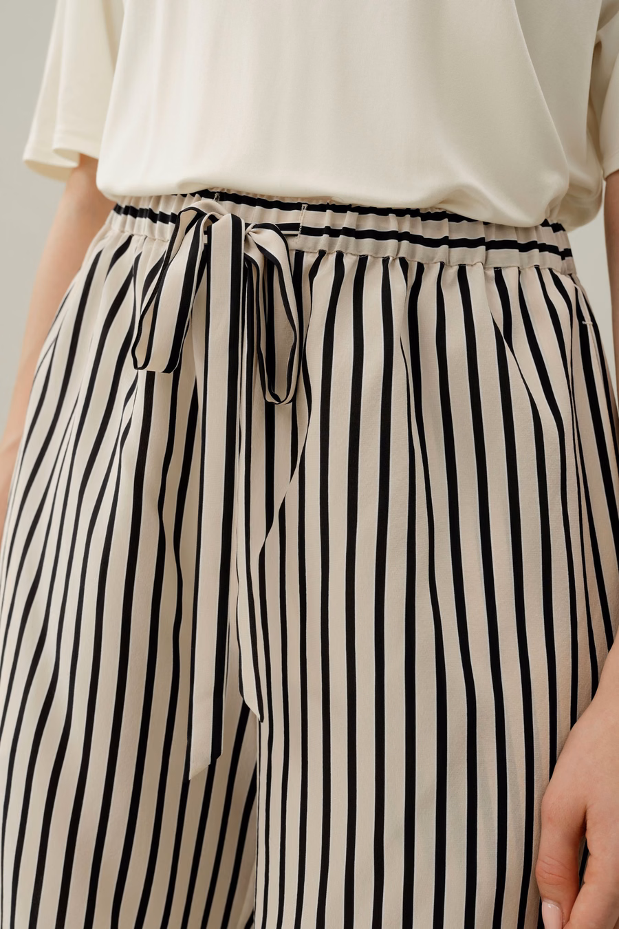 Gestreifte Seiden-Shorts