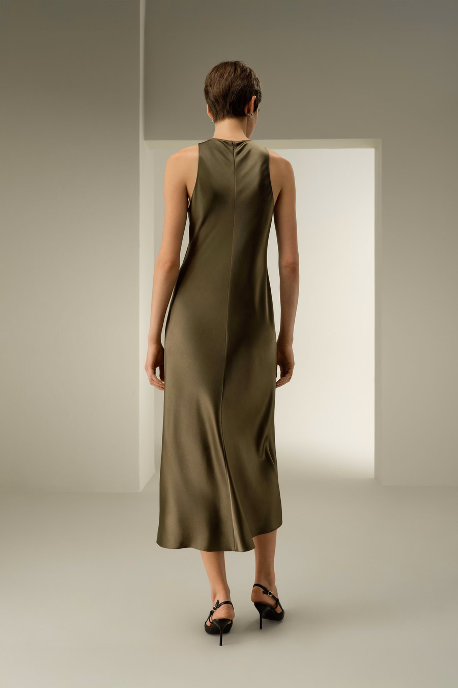 Elegantes ärmelloses Seiden-Maxikleid