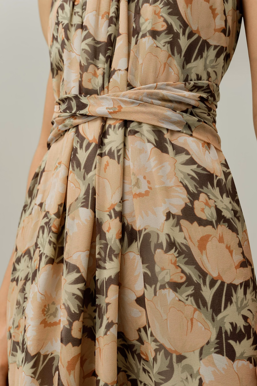 Mohnblumen-Parade Seiden-Chiffon-Kleid - Hergestellt aus Liberty-Stoff