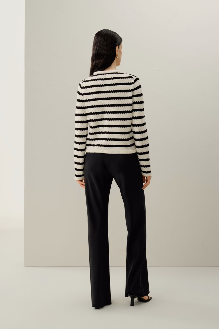 Gestreifter Crochet-Wollcardigan