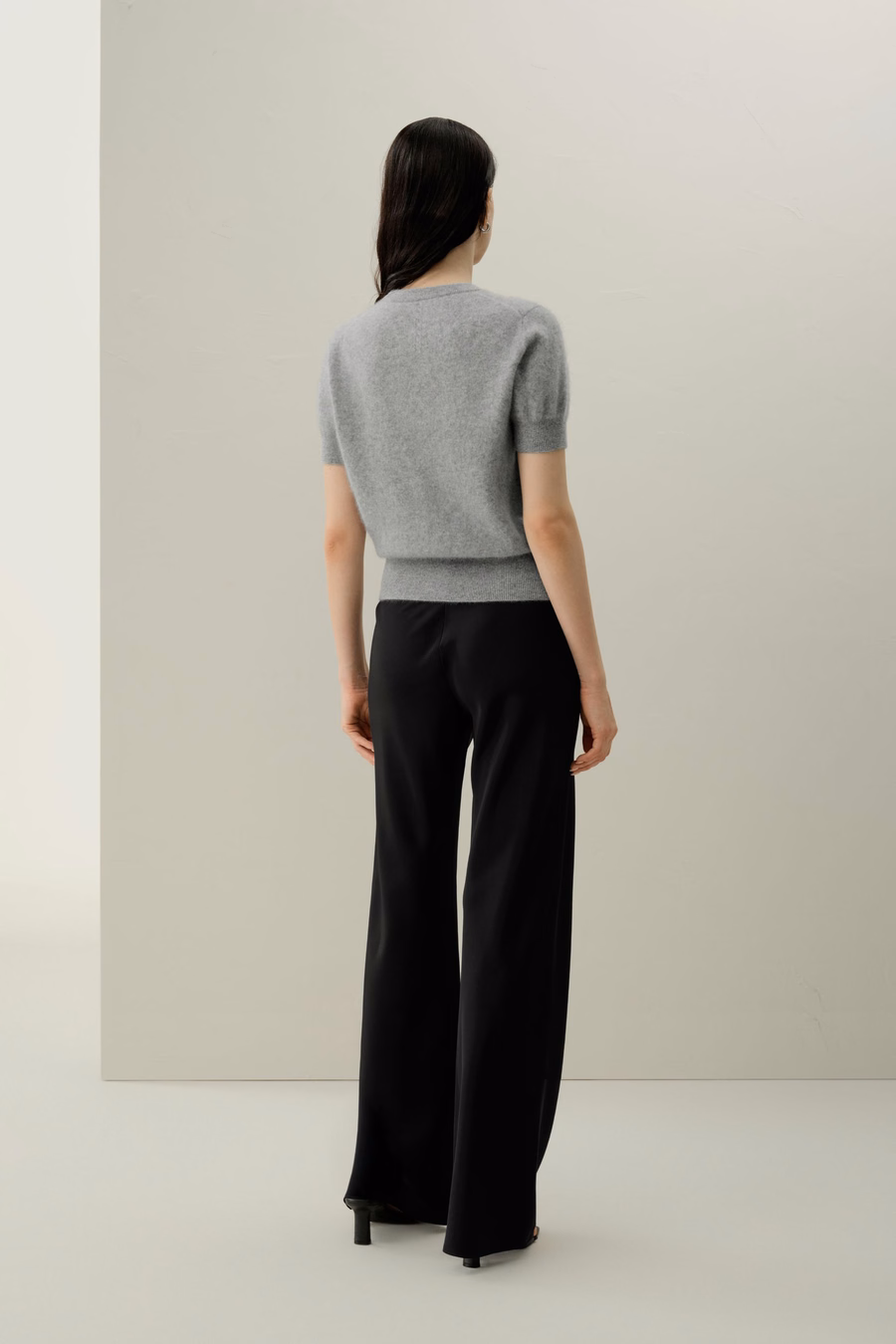 Gebürsteter Kaschmir-Pullover mit kurzen Ärmeln