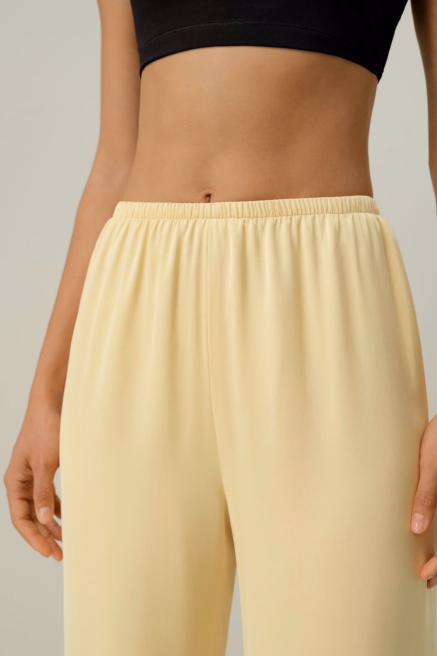 Stretch-Seiden-Georgette-Hosen mit geradem Bein