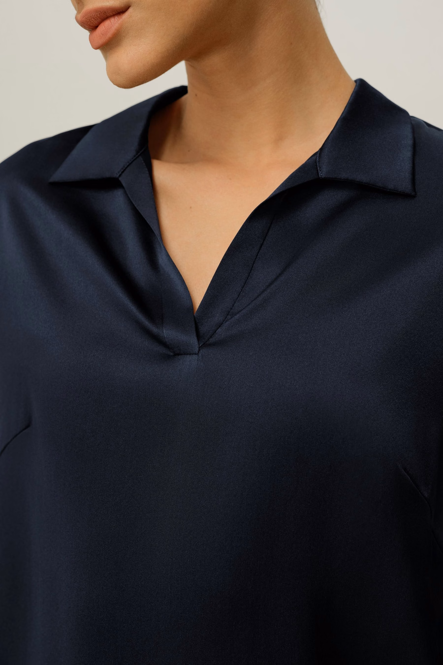 Waschbares Seiden-Charmé-Poloshirt