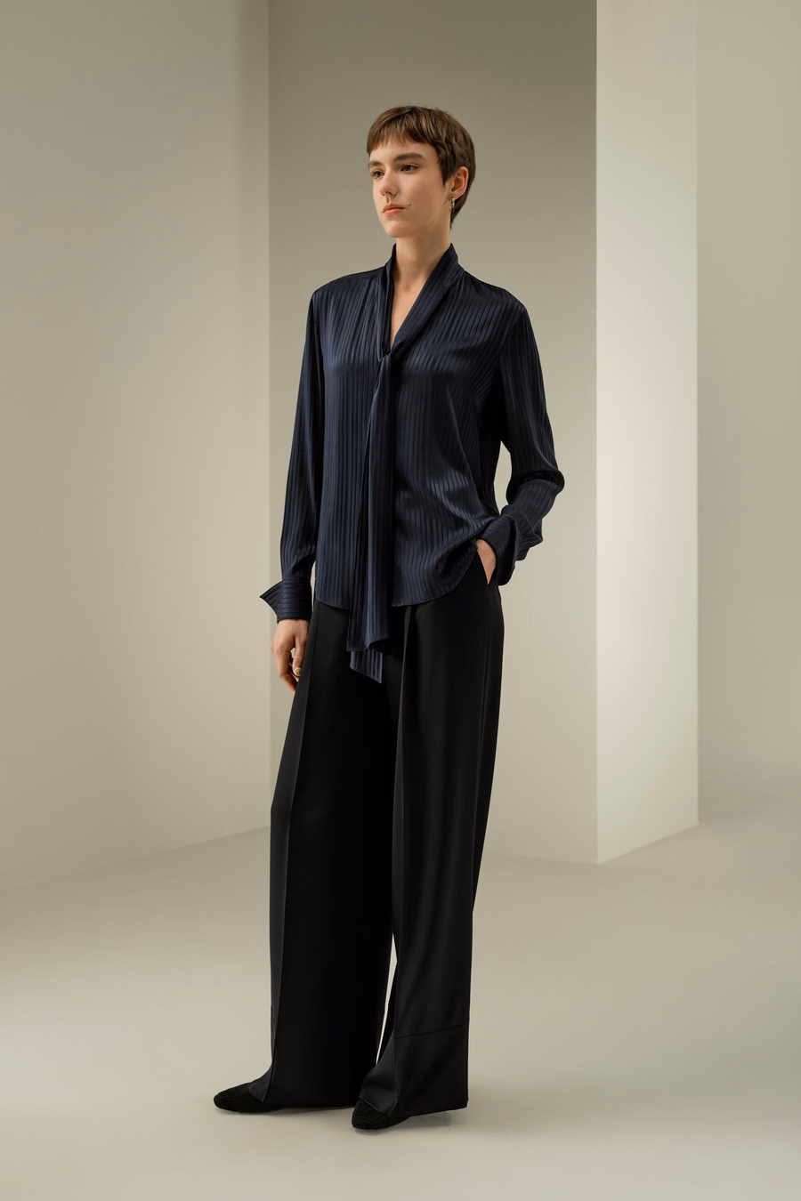 Seidenbluse mit abnehmbarem Band
