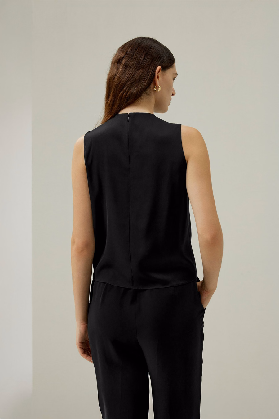 Ärmelloses minimalistisches Top