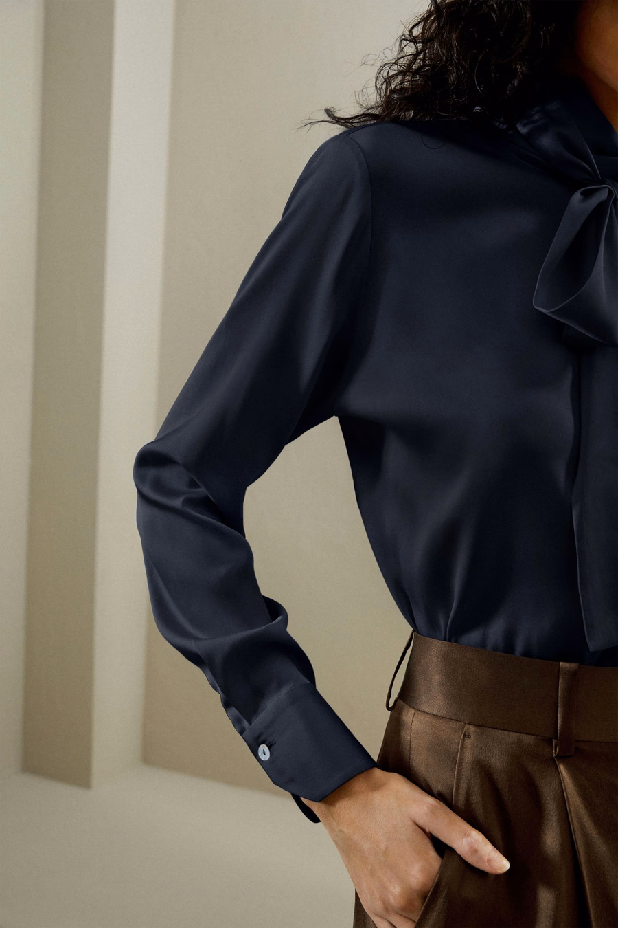 Seiden-Turtleneck-Ribbon-Bluse