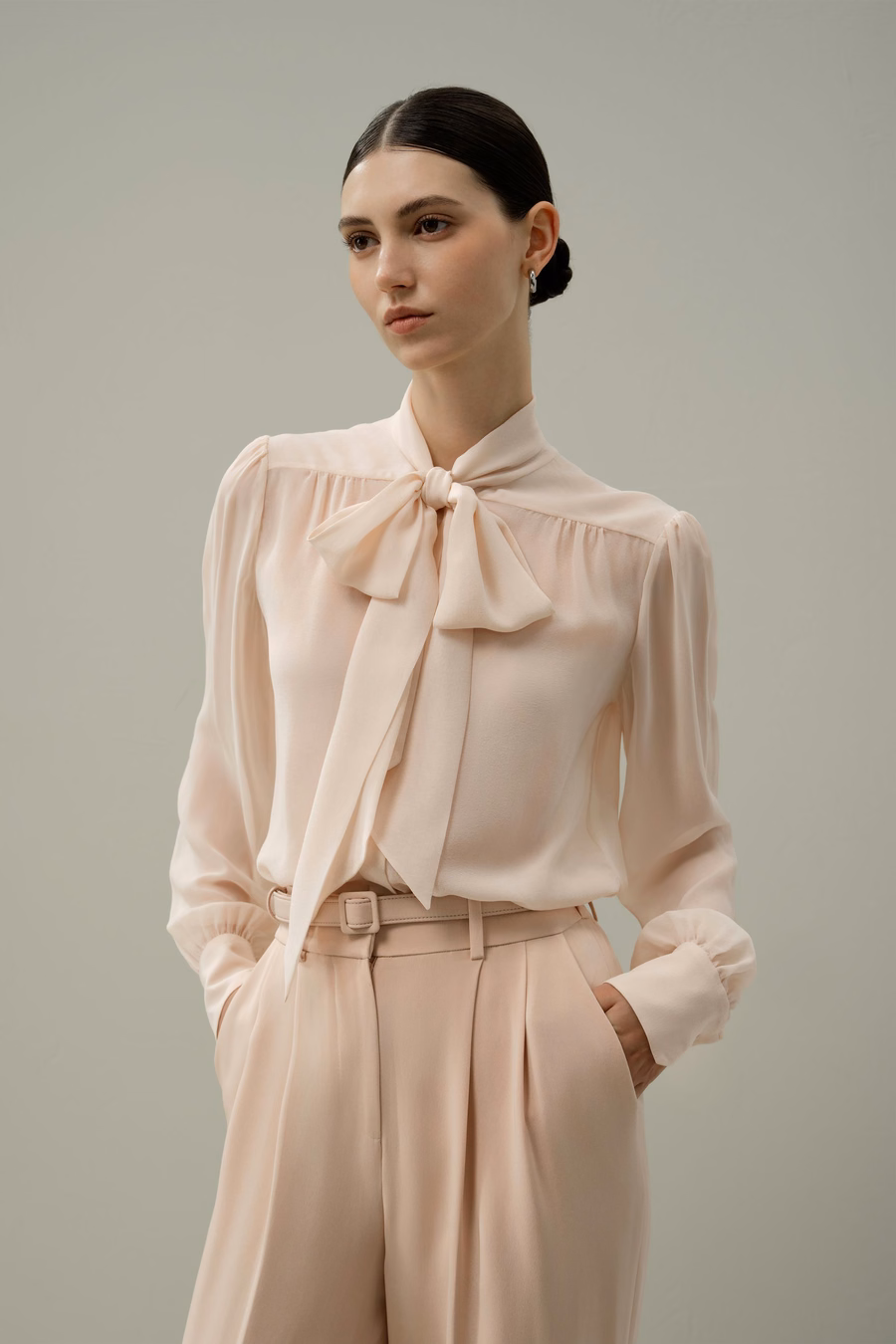 Fliege Seiden-Jasmin-Bluse