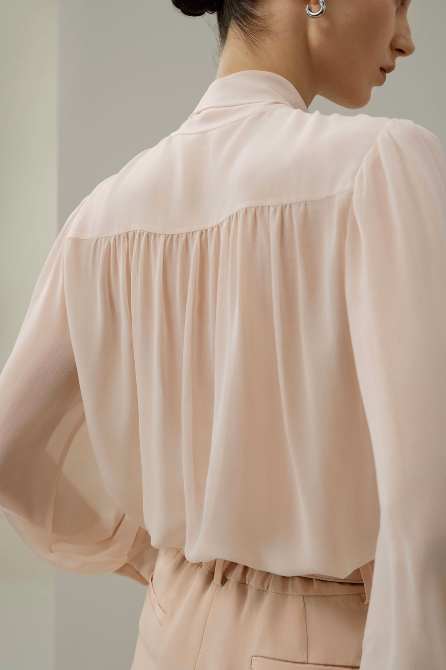 Fliege Seiden-Jasmin-Bluse