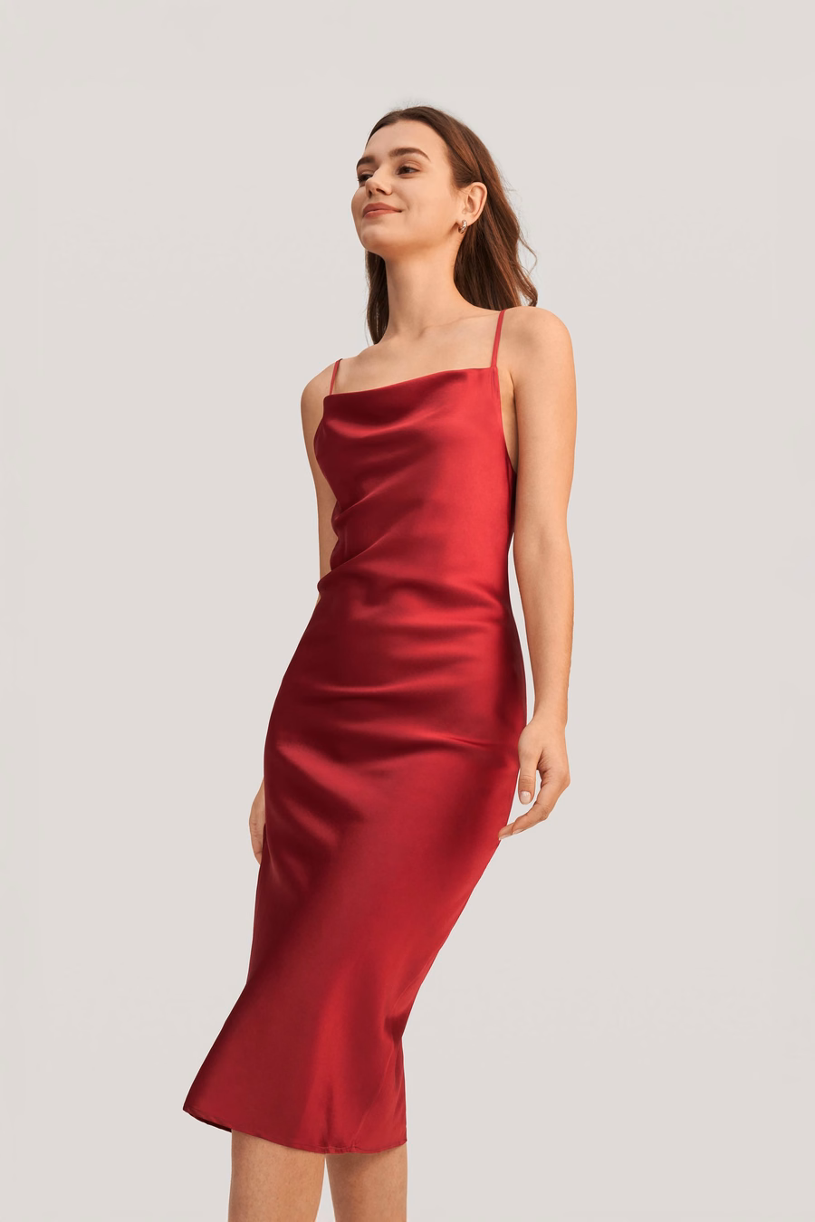 Elegantes verführerisches Cowl Neck Seidenkleid