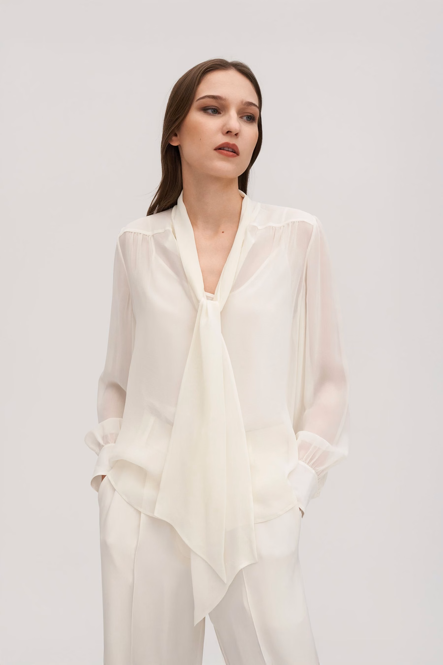 Fliege Seiden-Jasmin-Bluse