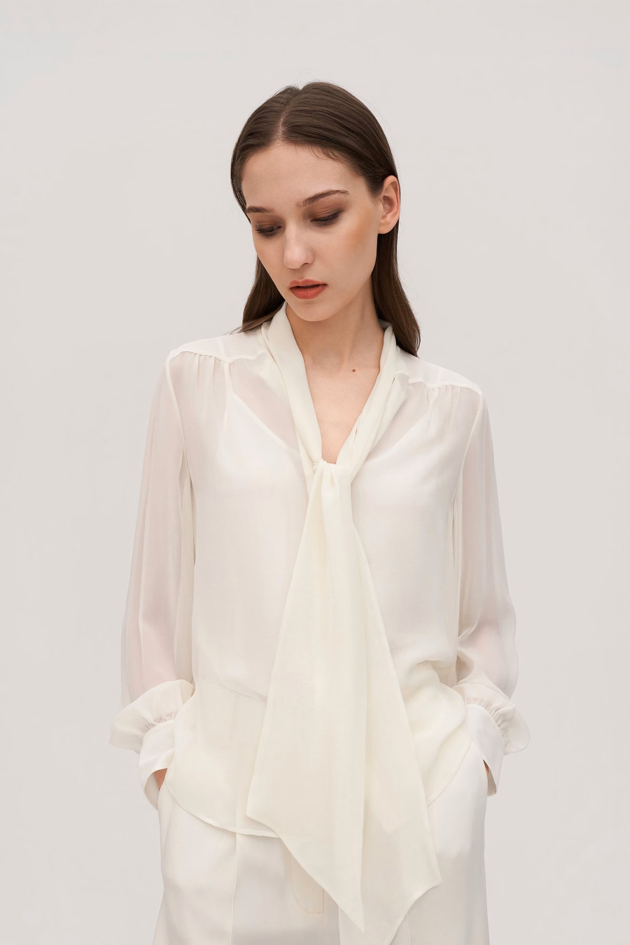 Fliege Seiden-Jasmin-Bluse