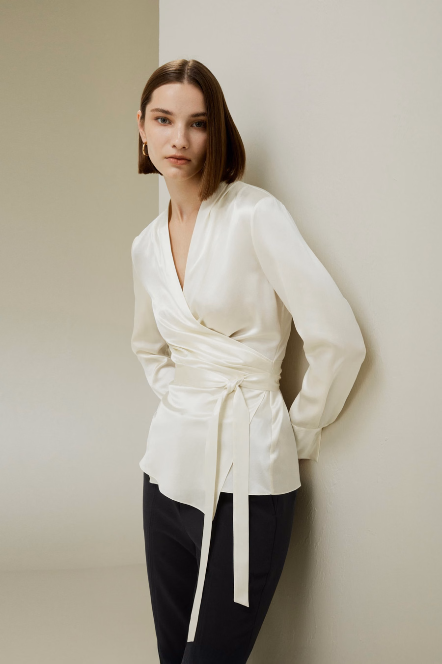 Seidige Wickelbluse