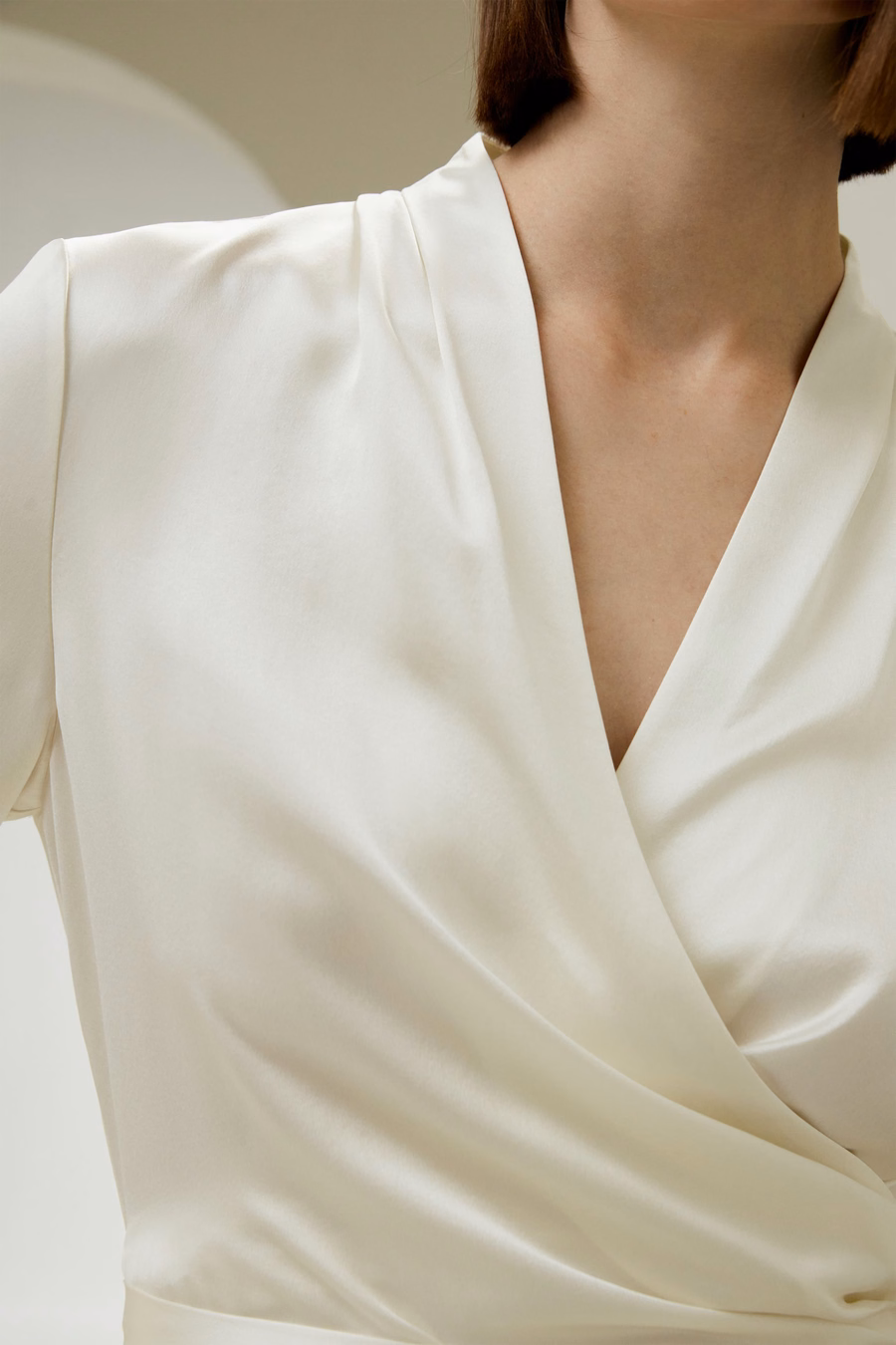 Seidige Wickelbluse