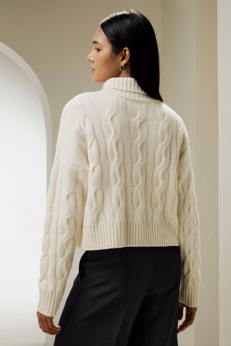 Kabelstrick-Kaschmir-Rollkragenpullover