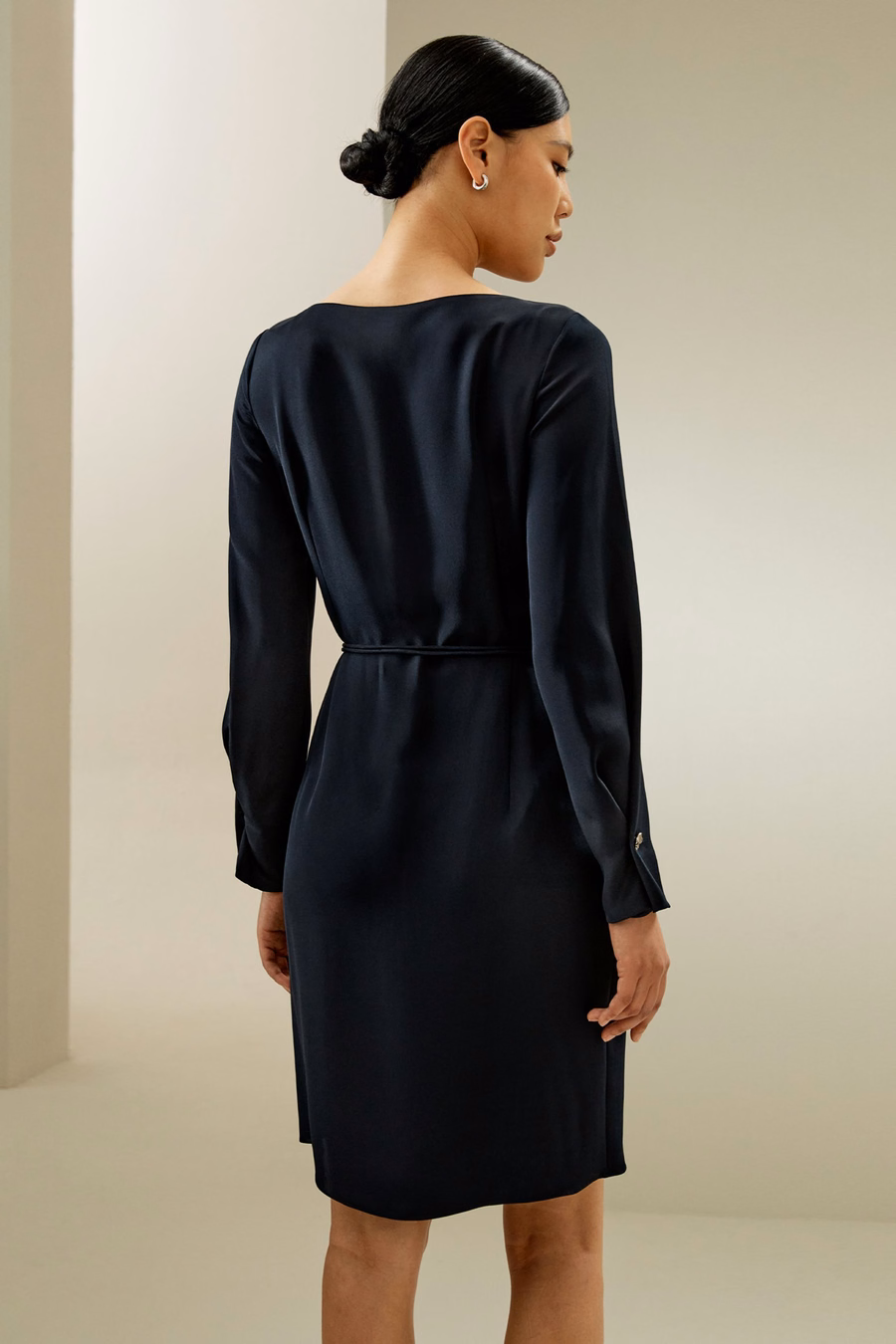 Boot-Ausschnitt Midi-Kleid mit Gürtel