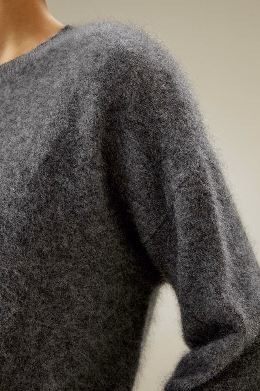 Entspannter Cashmere-Pullover mit fallenden Schultern