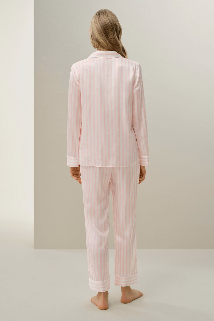 Gestreiftes Charmeuse-Pyjama-Set
