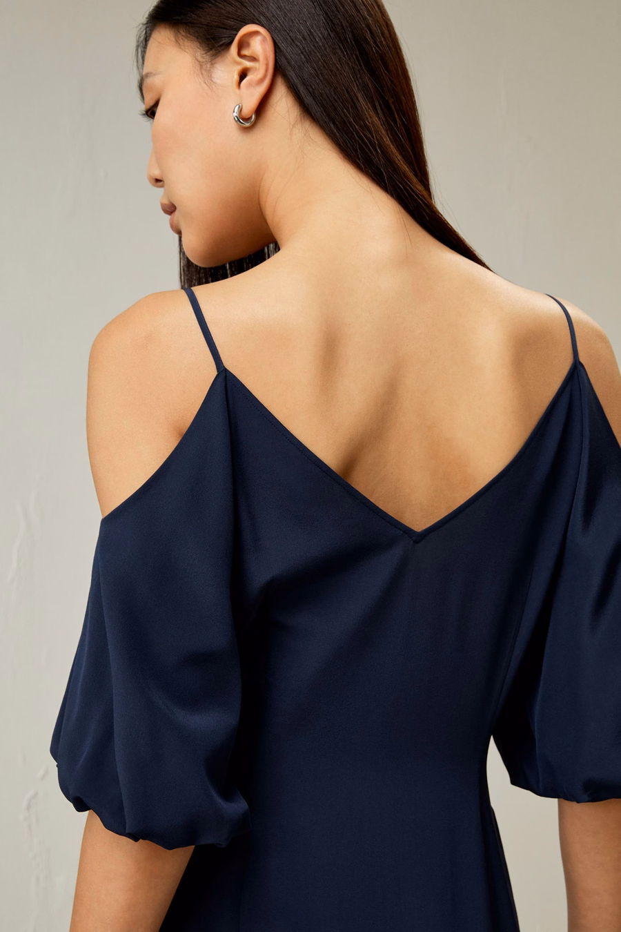 Kalt Schulter Seidenkleid