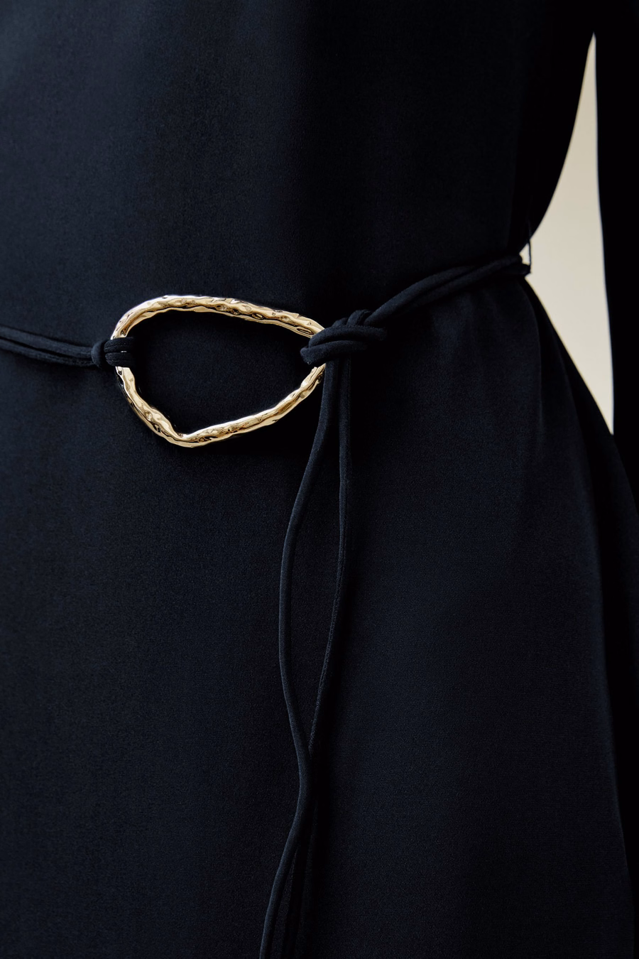 Boot-Ausschnitt Midi-Kleid mit Gürtel