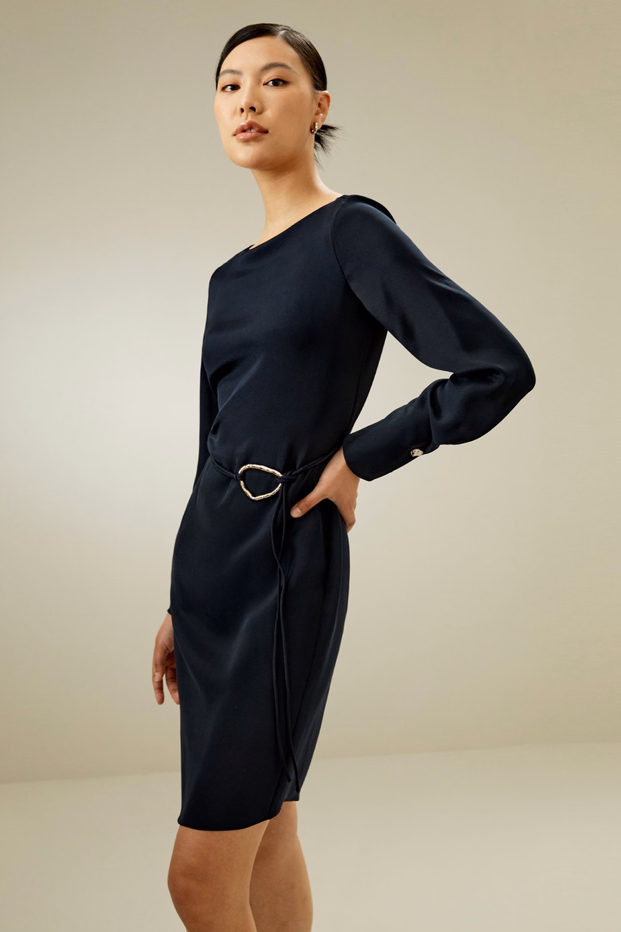 Boot-Ausschnitt Midi-Kleid mit Gürtel