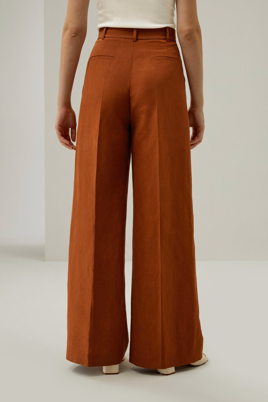 Front-gefaltete Seiden-Leinen-Mischhose