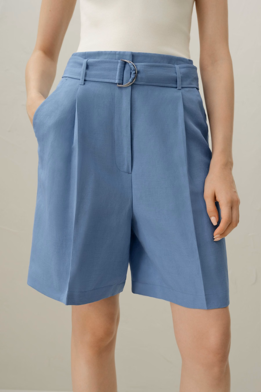 Seiden-Leinen-Gürtel-Shorts