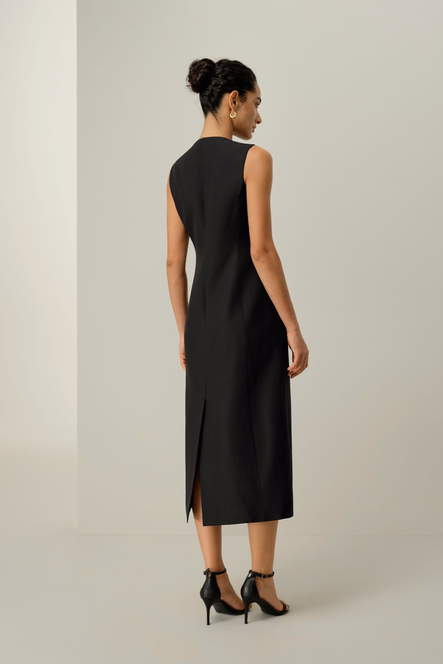 Seiden-Leinen Kleid mit Metallknopf