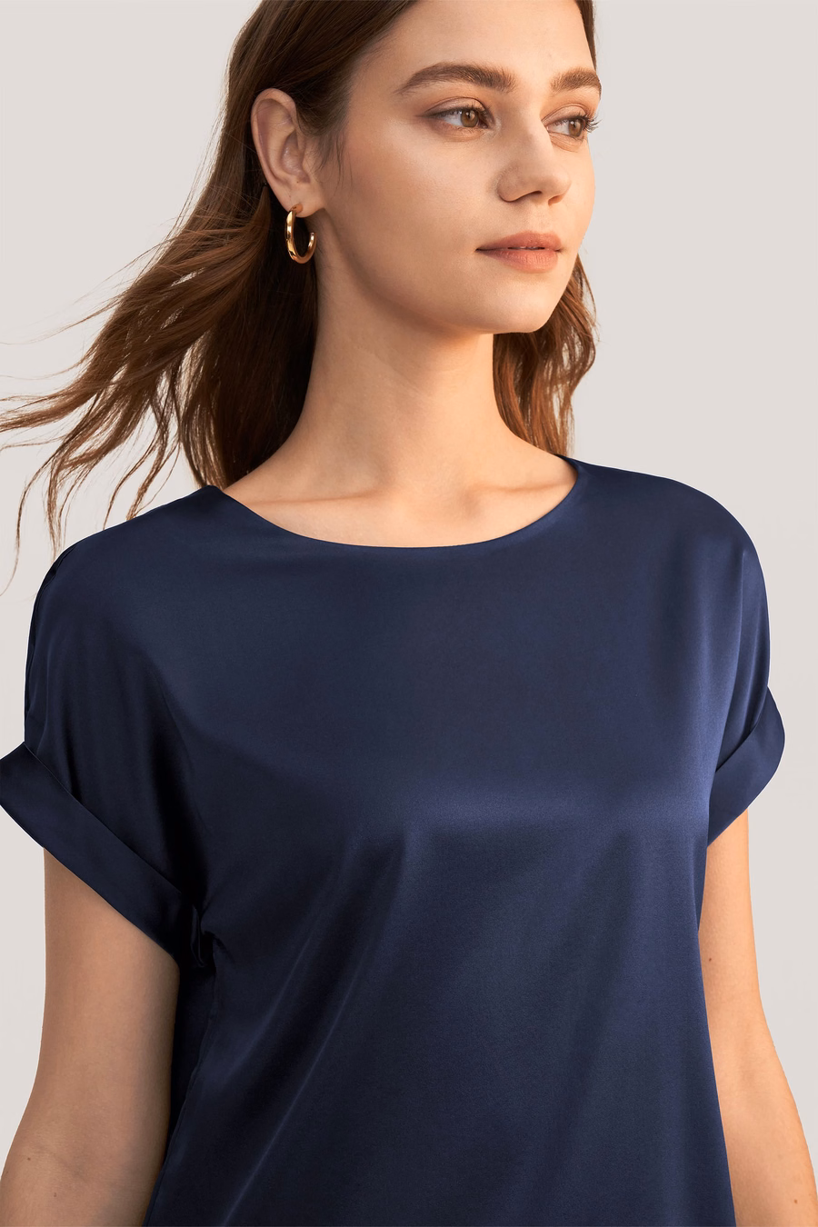 Short Sleeves Round Neck Silk Tee