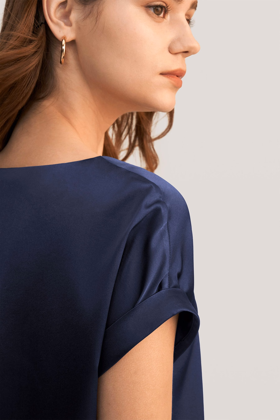 Short Sleeves Round Neck Silk Tee