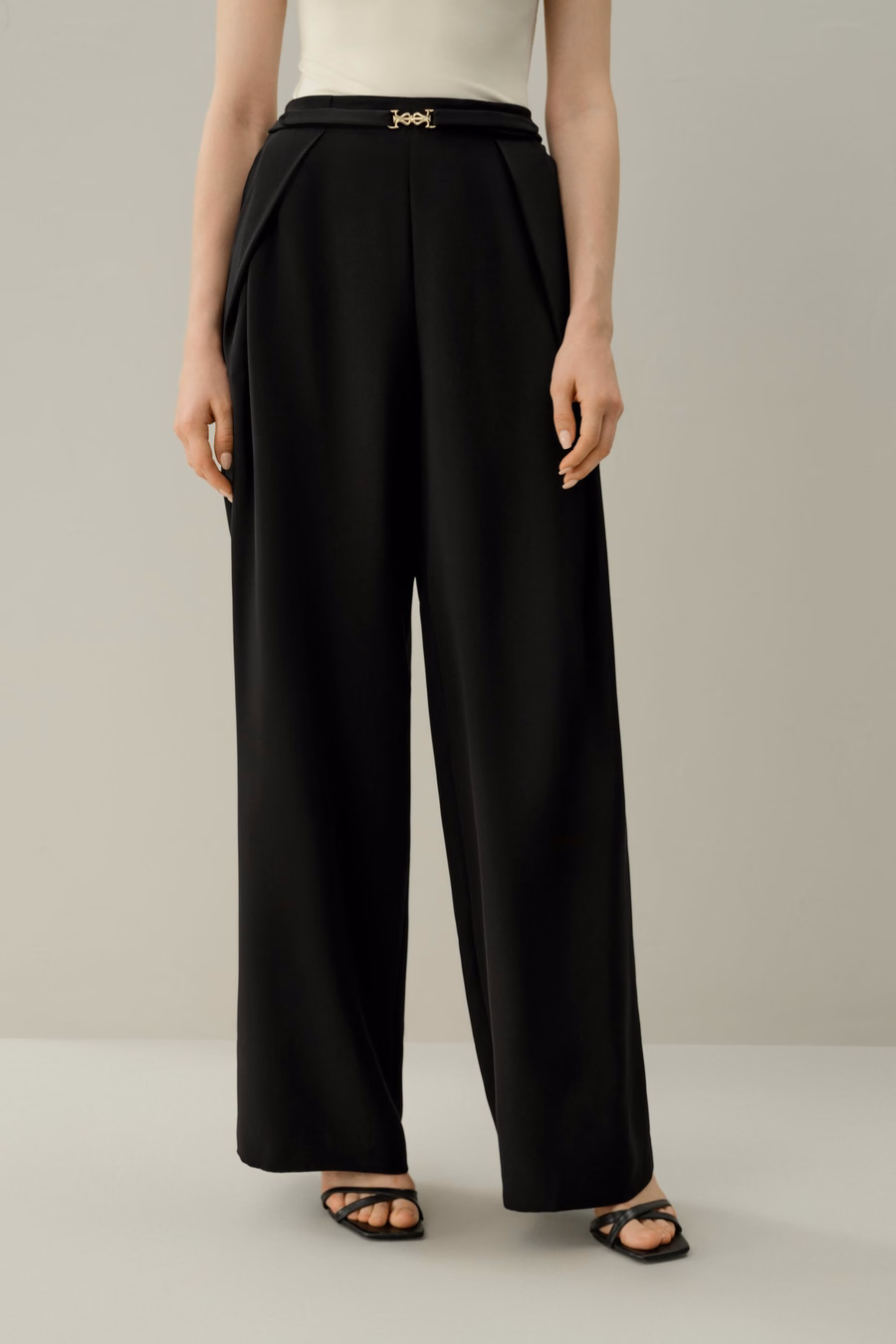Stretch-Schwere Seidencrepe-Hose mit weitem Bein