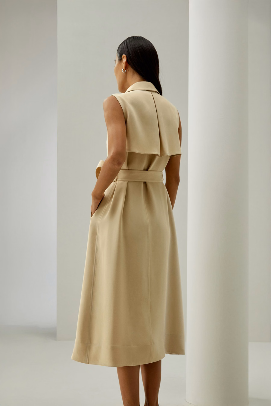 Schickes ärmelloses Trenchkleid