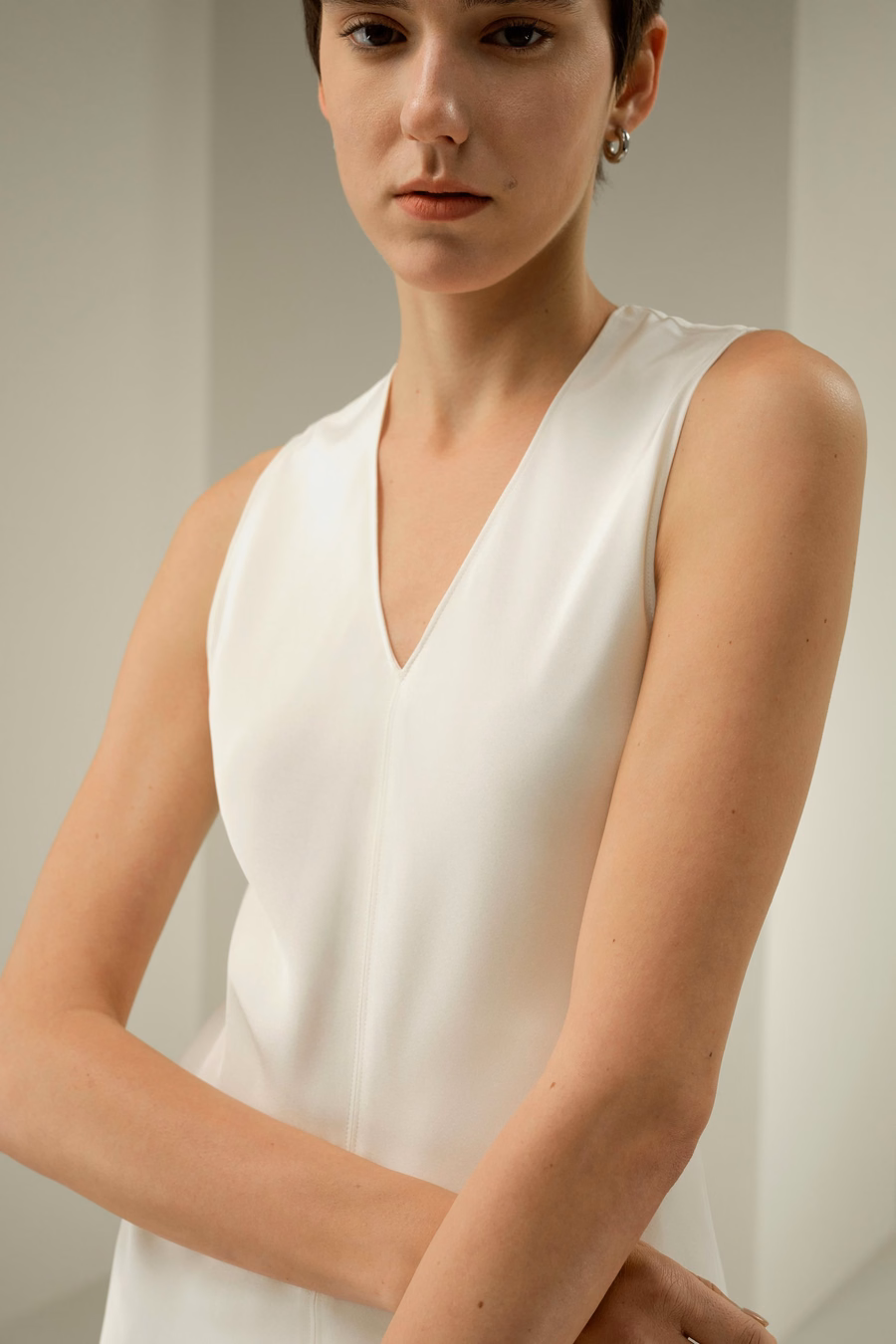 V-Ausschnitt Seidenlangkleid