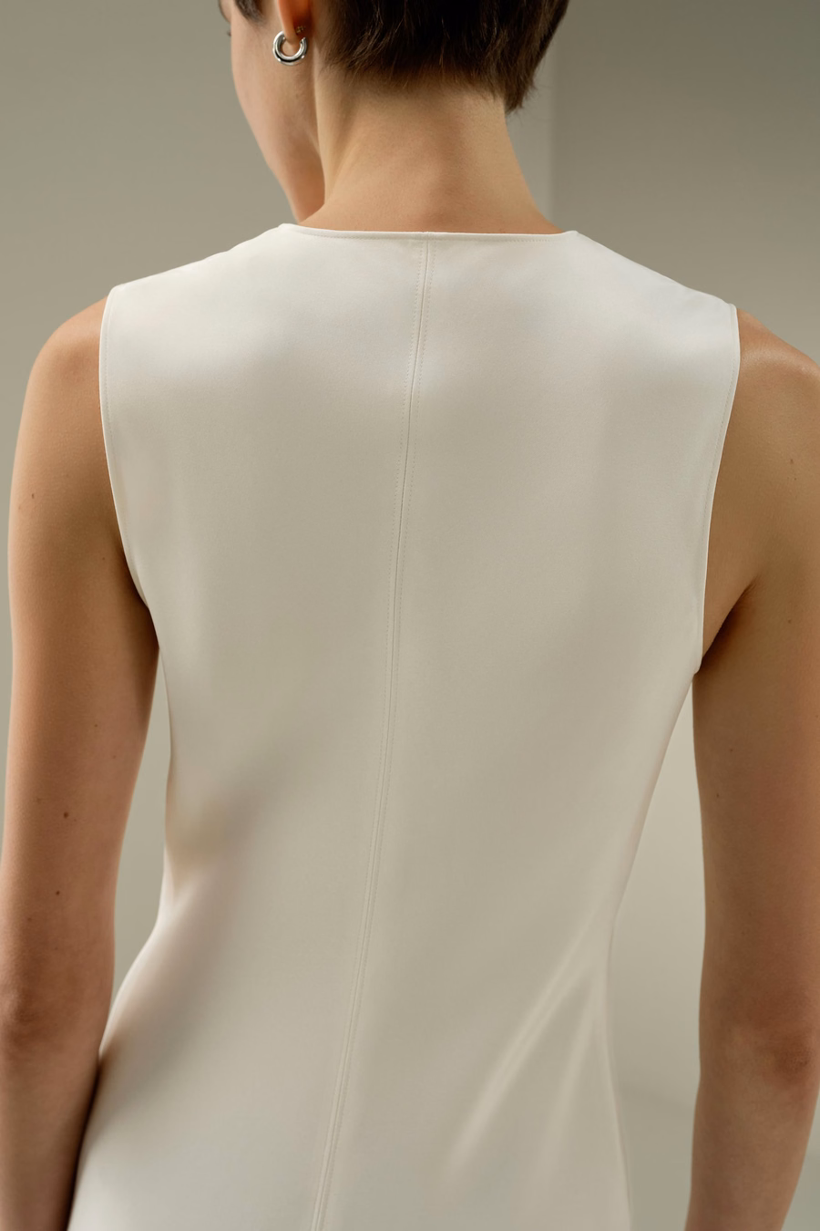 V-Ausschnitt Seidenlangkleid