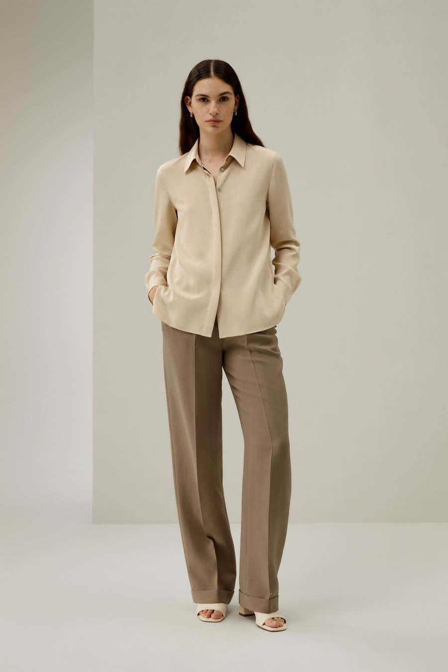 Elegante Seidenbluse mit Knöpfen