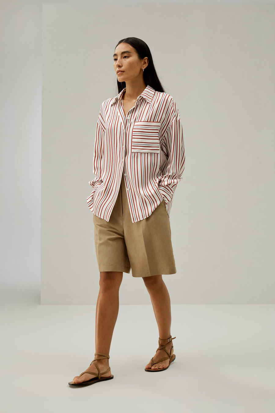 Oversized gestreiftes Seiden-Twill-Hemd